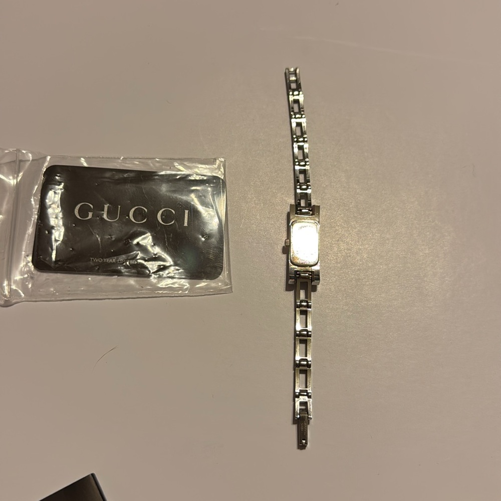 Gucci Watch with box - Picture 9 of 13